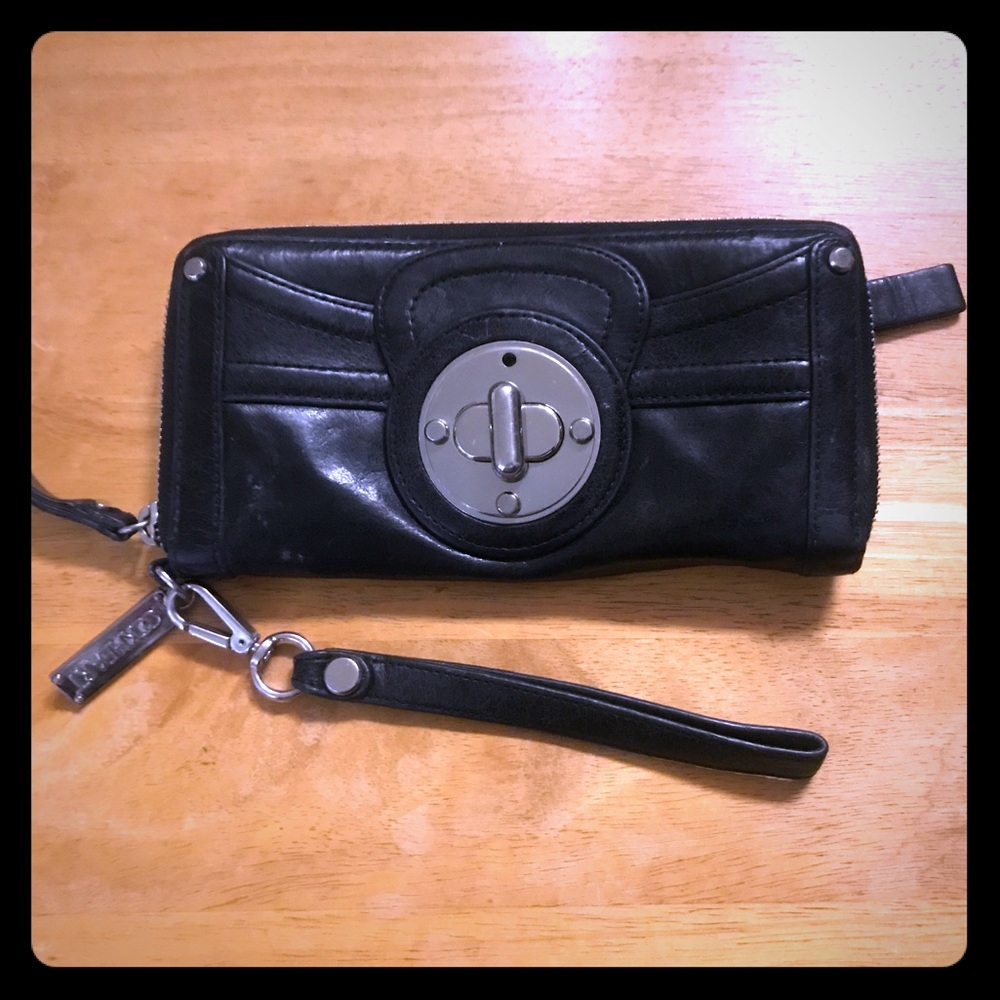 Lockheart wristlet/wallet